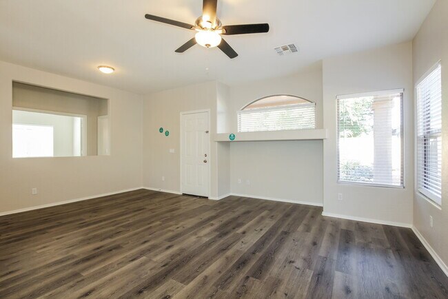 Building Photo - 13006 W Aster Dr