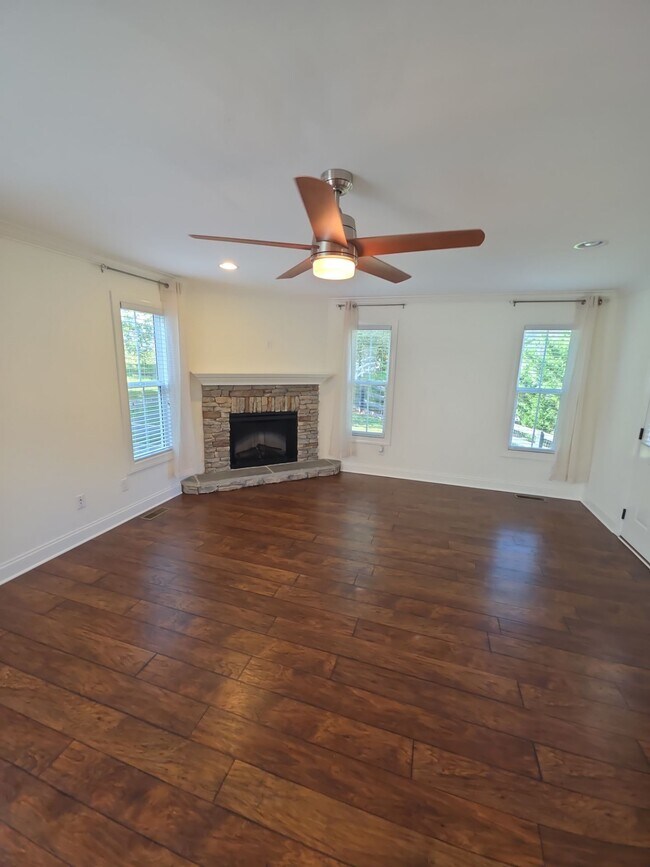Foto del edificio - 117 Phillips Bend Ct