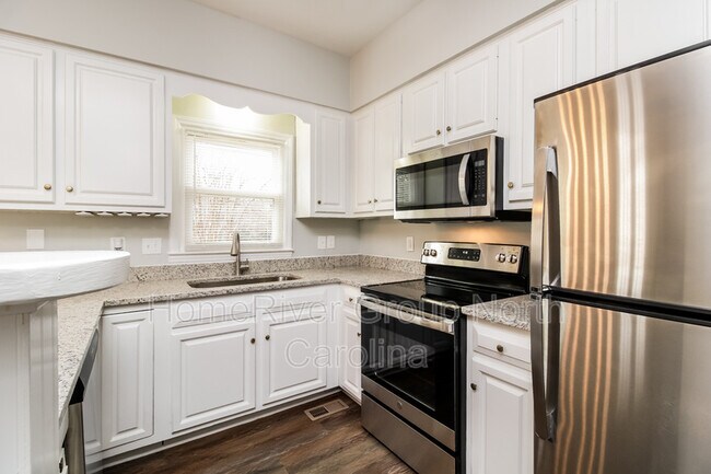 Building Photo - 2303 Bayleaf Ct