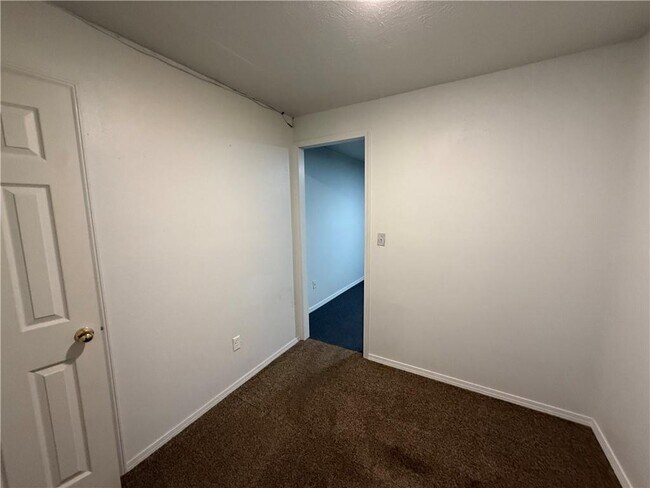 Foto del edificio - 269 E Pickens Rd