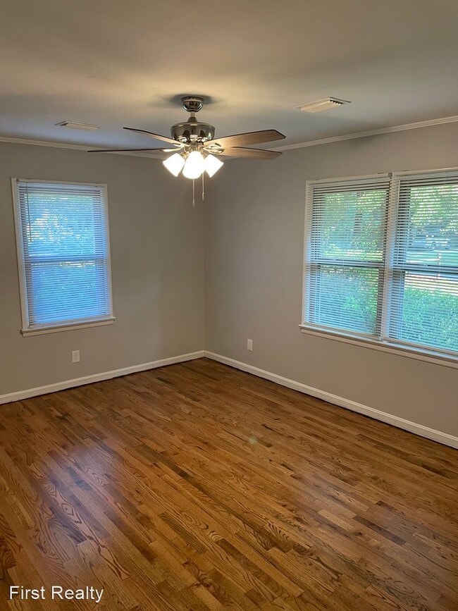 Building Photo - 2 br, 2 bath House - 642 E. Samford Ave.