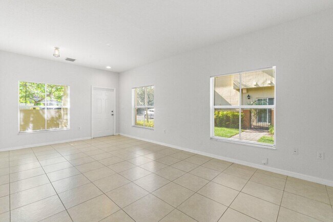 Foto del edificio - 406 Lake Monterey Cir