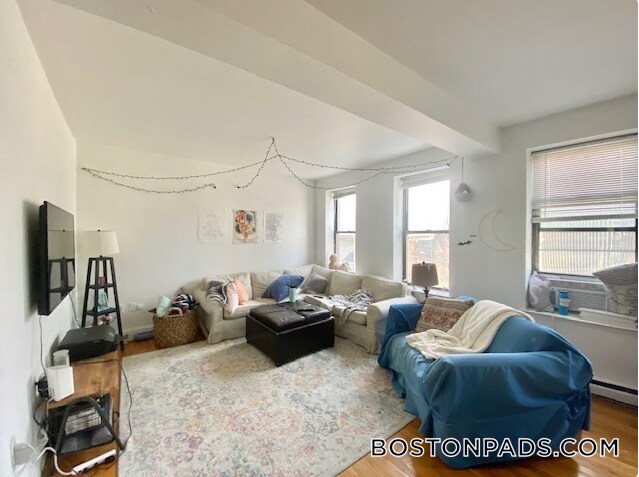 Foto del edificio - 772 Columbus Ave