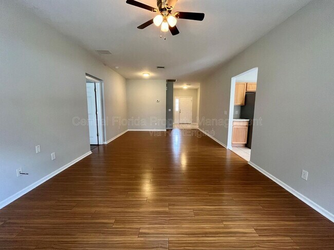 Foto del edificio - 342 Fern Lake Dr