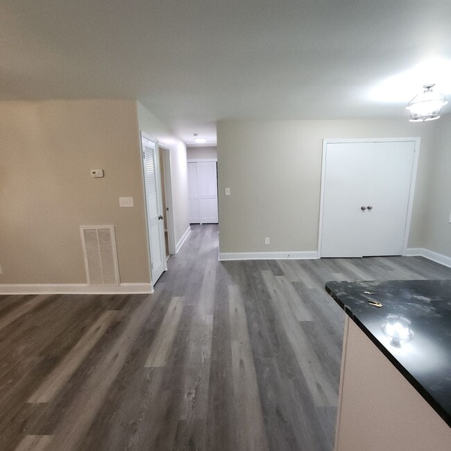 Building Photo - Remodeled Brick Ranch FOR RENT in Kernersv...