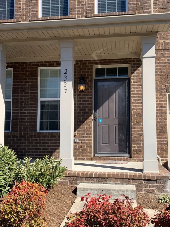 Foto del edificio - Traemoor Village Townhome