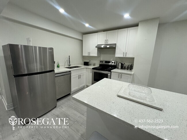 Photo du bâtiment - Spacious 2-Bedroom Basement Apartment with Internet & Parking in Brampton