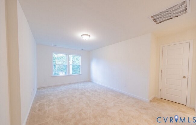 Foto del edificio - 12201 Dutch Elm Cir
