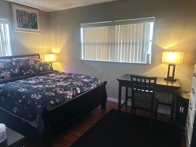 Foto del edificio - 5107 Cochita Dr