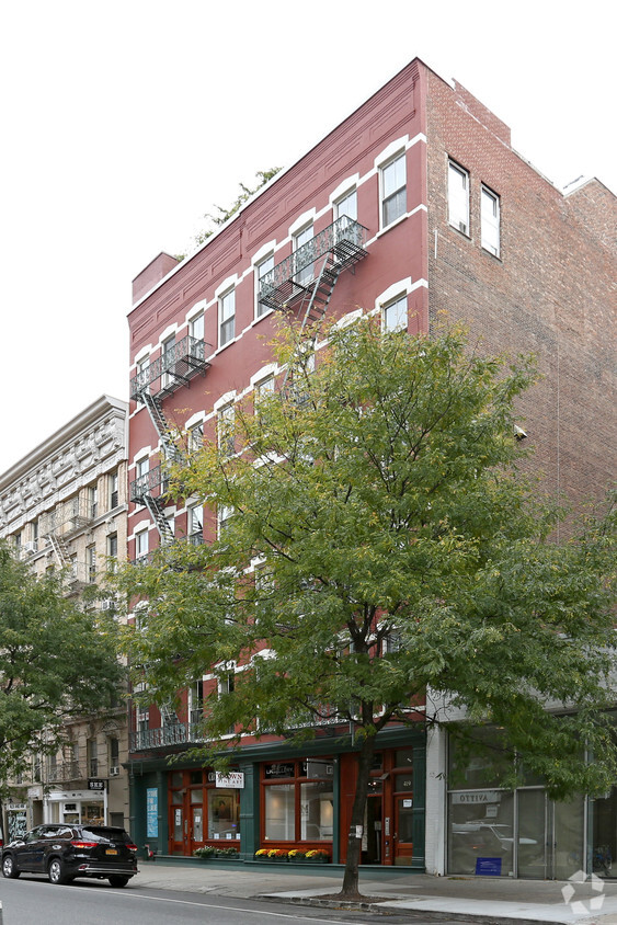 Foto principal - 419-421 W Broadway