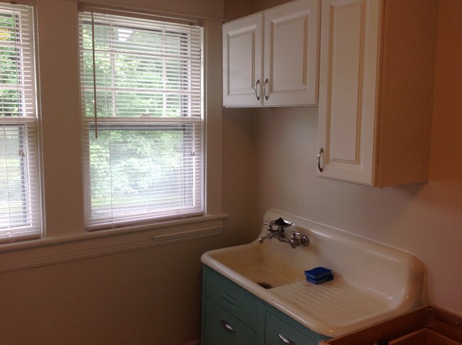 Building Photo - 1341 Mordecai Dr