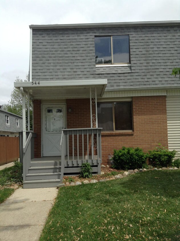 Primary Photo - 544 Willis Ln