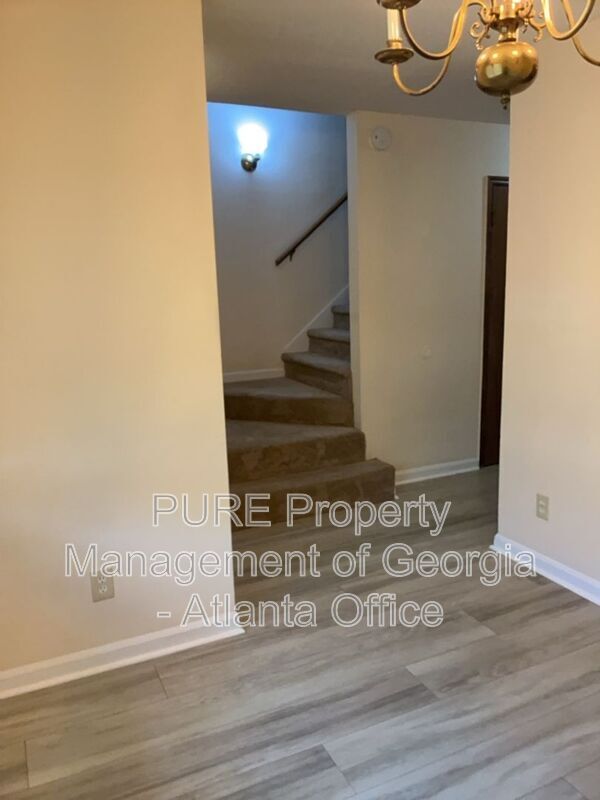Foto del edificio - 774 Rogers Way SW