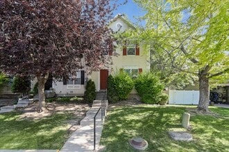 Building Photo - 1199 Dunrobin Ct S
