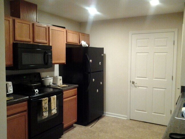 Foto del edificio - 3bedrooms 2 baths single family home avail...