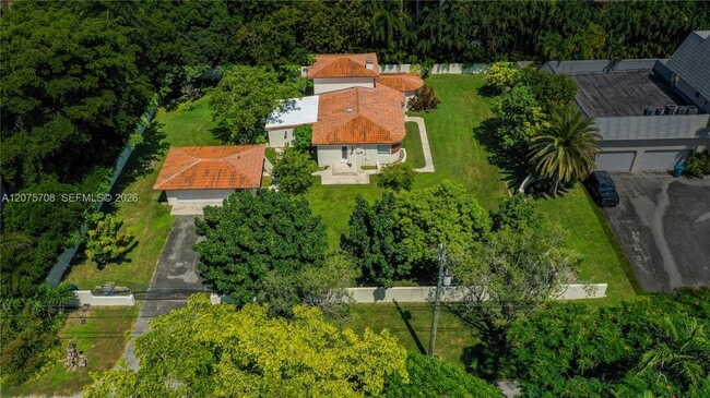 Building Photo - 8775 SW 53rd Ct