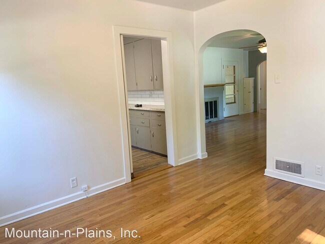 Foto del edificio - 3 br, 1 bath House - 401 S. Shields Street