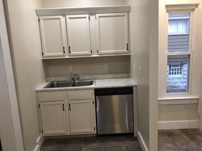 Foto del edificio - 539 Salt Springs Rd