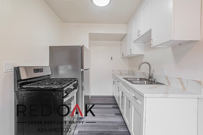 Foto del edificio - Sun-Drenched One Bedroom with Stainless St...