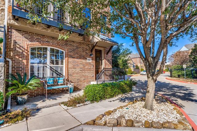 Building Photo - 13621 New Castle Dr
