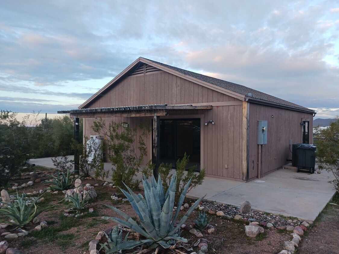 25408 W Adamanda, Morristown, AZ 85342 House Rental in Morristown, AZ