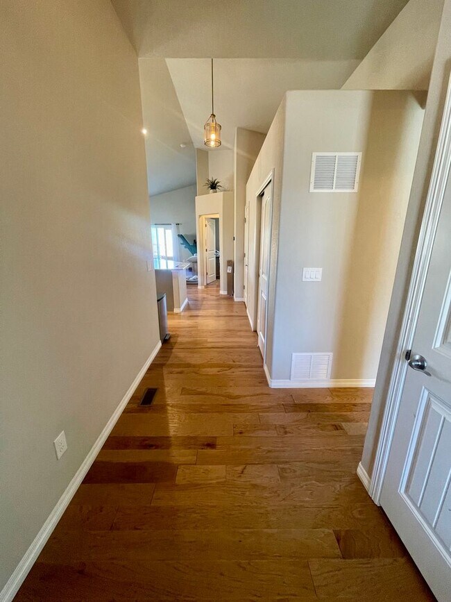 Building Photo - 3 bedroom/2 bath in Lorson Ranch