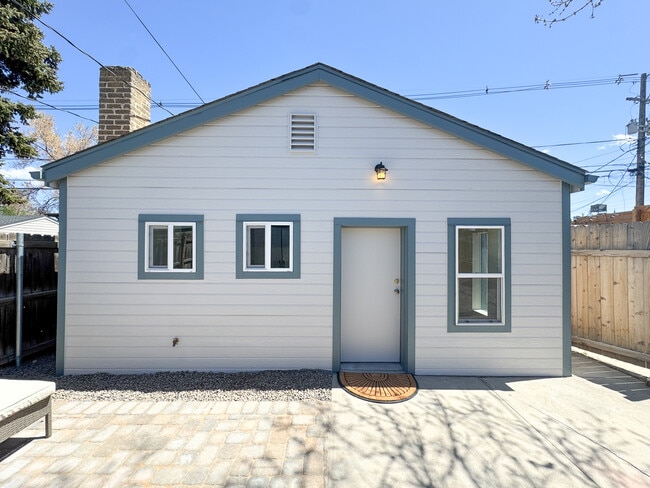 Photo - 2070 1/2 S Gilpin St House