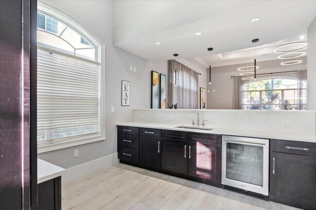 Foto del edificio - 9905 Baywinds Blvd