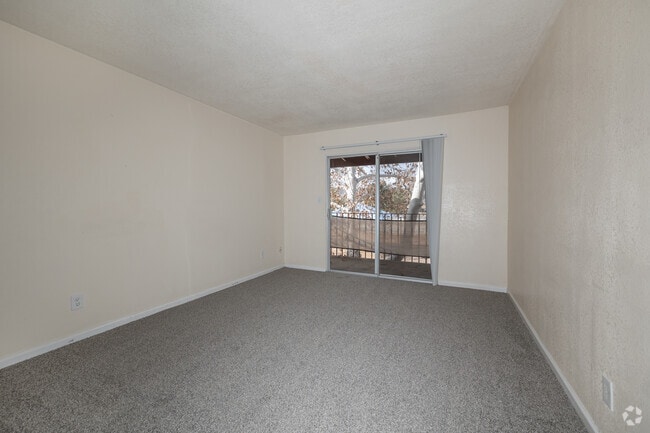 3BR, 2BA - 1,050SF - Living Room - Vista Village Apartments