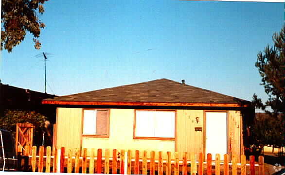 Building Photo - 3120-3122 Olds Rd
