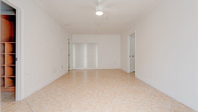 Foto del edificio - 2953 SW 23rd St