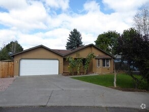 Building Photo - 1774 NE Bobbie Ct