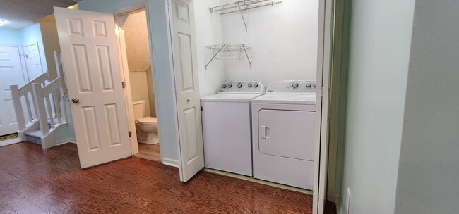 Building Photo - 8022 Shadow Oak Dr