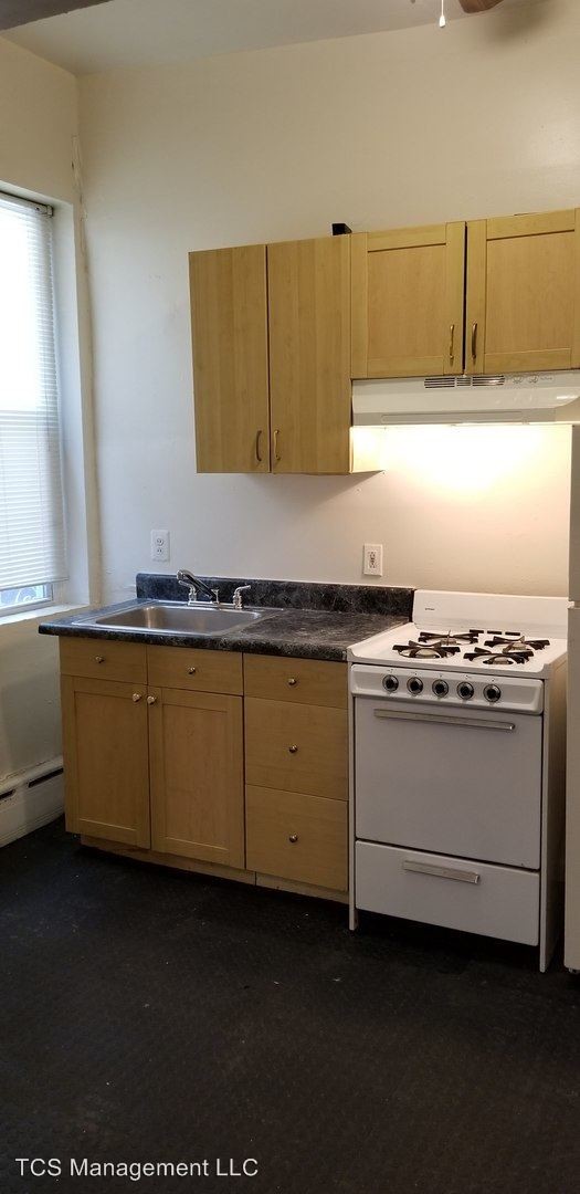 Foto del edificio - 7020 Woodland Ave