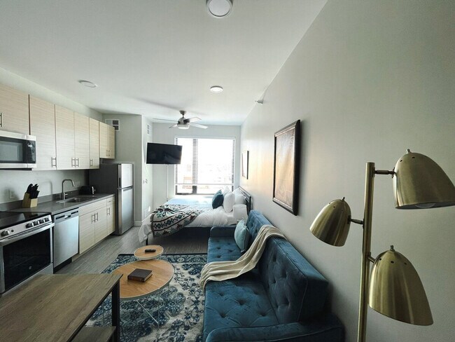 Building Photo - 2530 University Ave