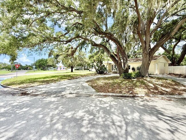 Foto del edificio - 4912 23rd Ave N
