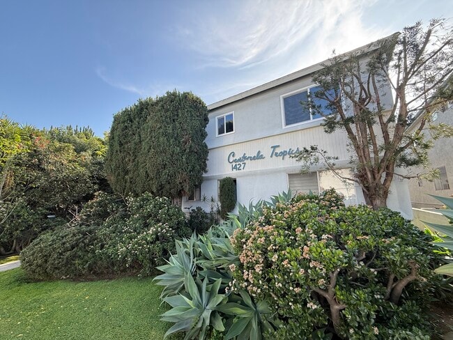 Building Photo - 1427 Centinela Ave