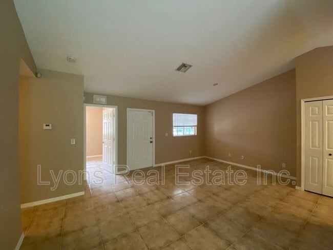 Building Photo - 566 Nimitz Blvd