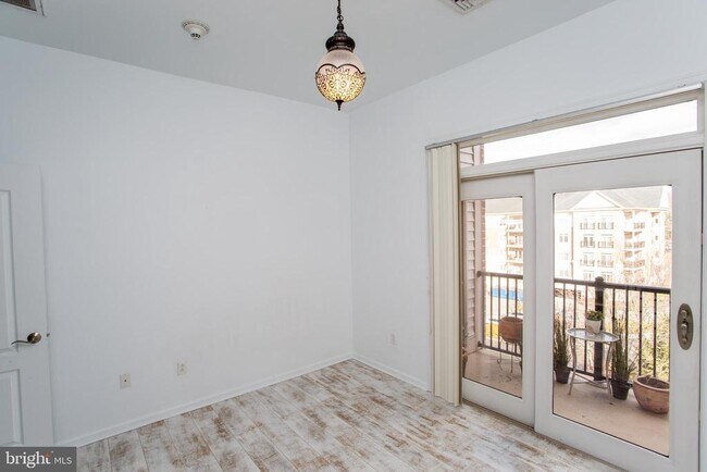 Foto del edificio - 523 Carson Terrace