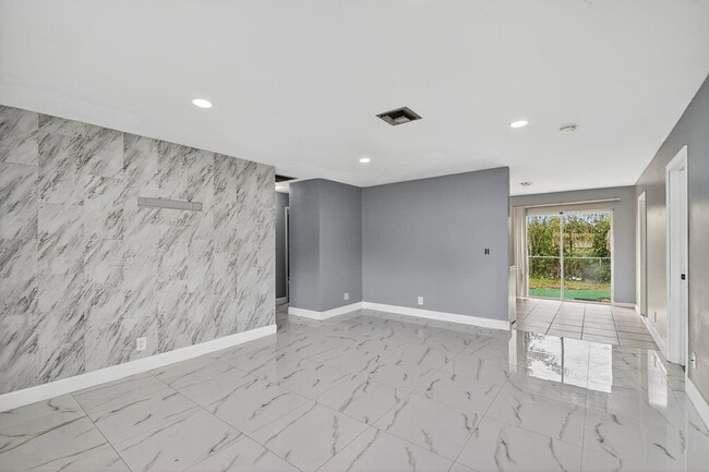 Foto del edificio - 6282 Wauconda Way W