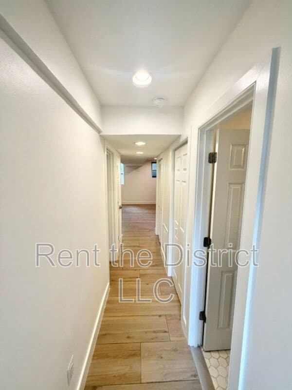 Building Photo - 605 Kenyon St NW