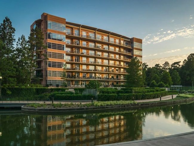 Foto del edificio - 3 Waterway Square Pl