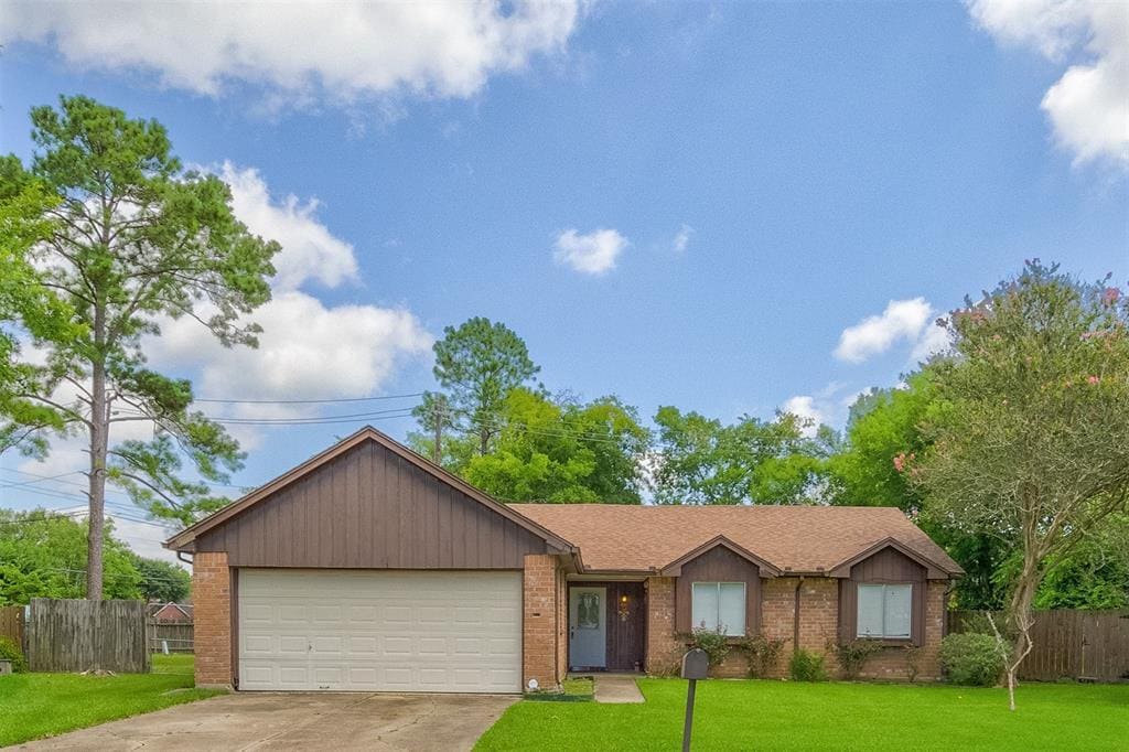 Primary Photo - 2802 Heritage Bend Dr
