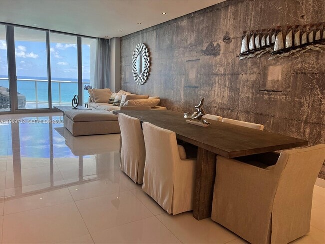 Foto del edificio - 17121 Collins Ave
