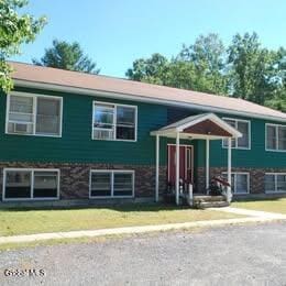 Foto principal - 667 Geyser Rd