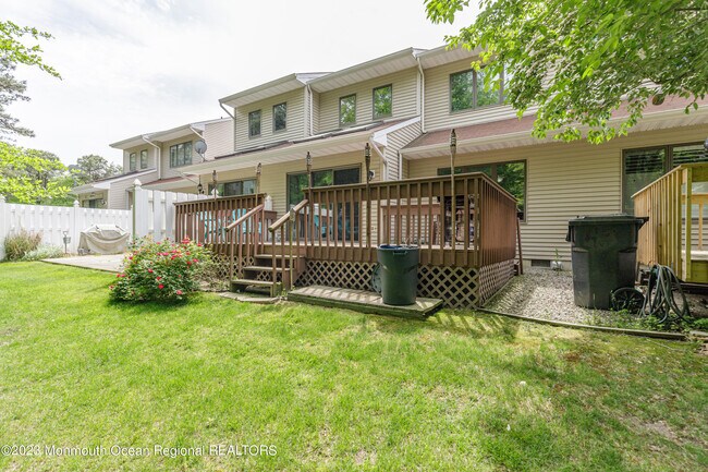 Building Photo - 45 S Sailors Quay Dr