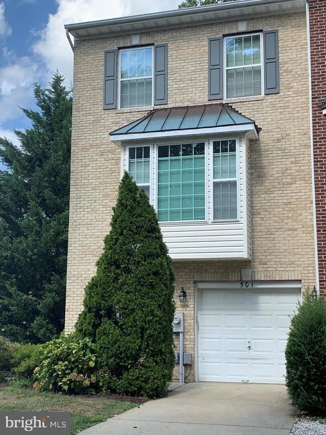 Building Photo - 501 Captain John Brice Way