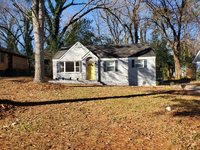 Building Photo - 2071 Dellwood Pl
