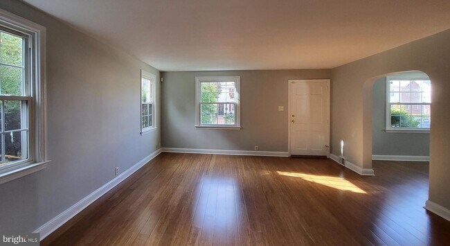 Foto del edificio - 37 Schuyler Rd