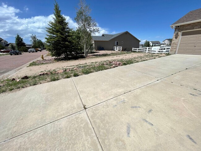 Building Photo - 8627 Tibbs Rd